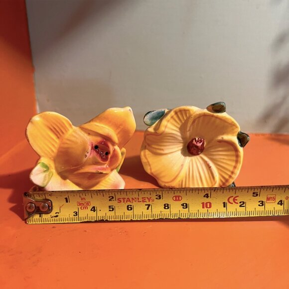 Ceramic Floral Salt & Pepper Shakers | Antique Made in Japan - Picture 2 of 15